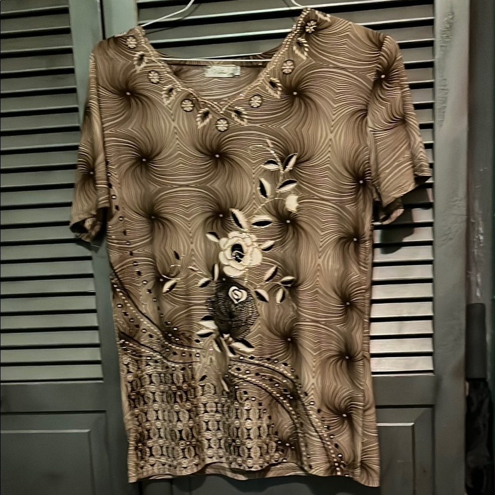 Victoria K Brown Tan Graphic Embellished Blouse size M/L